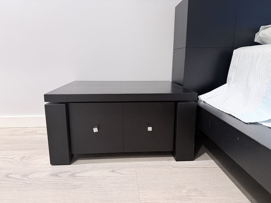 Cama de casal + mesas de cabeceira + colchão