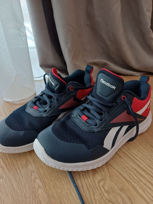 Продам кроссовки Reebok
