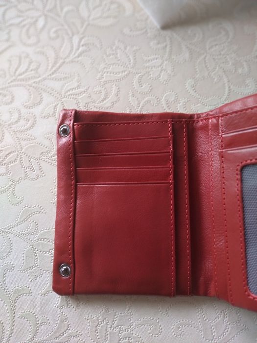 Продам новый кожаный женский кошелек