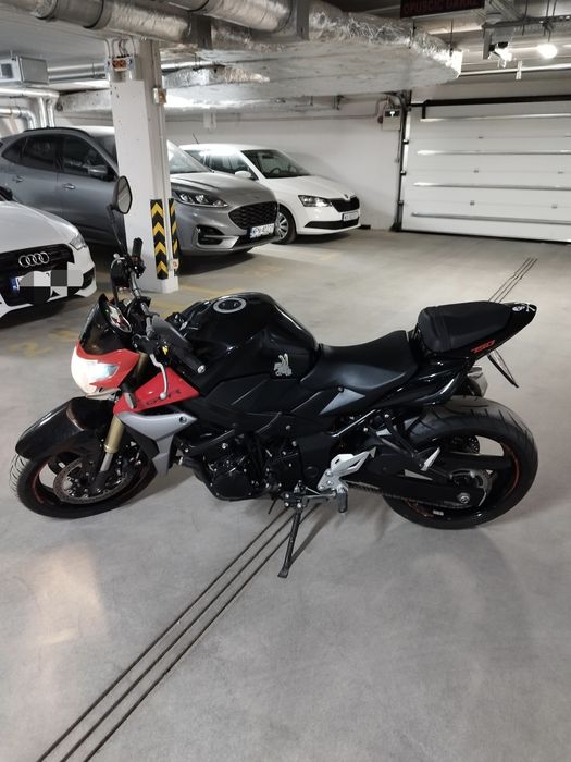 -Suzuki GSR 750-