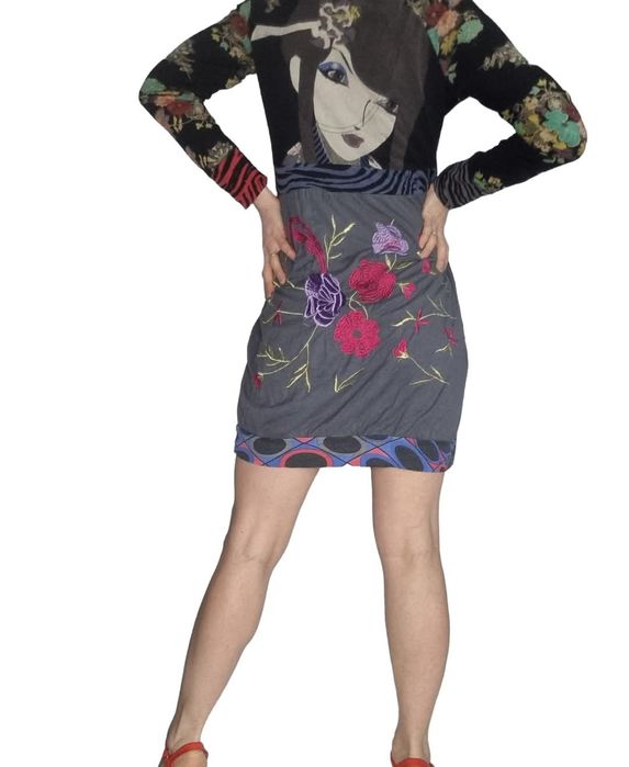 Śliczna sukienka Desigual Rozmiar L 40