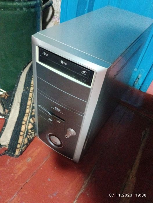 Продам  системникСрочно