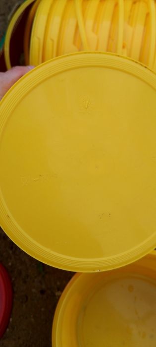 Wiaderka 3litry kilka szt na stanie