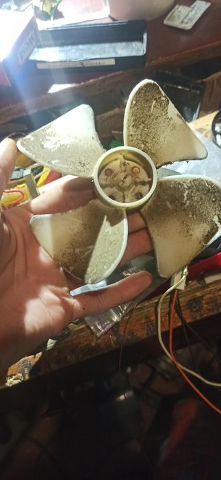 Вентелятор с микроволновки