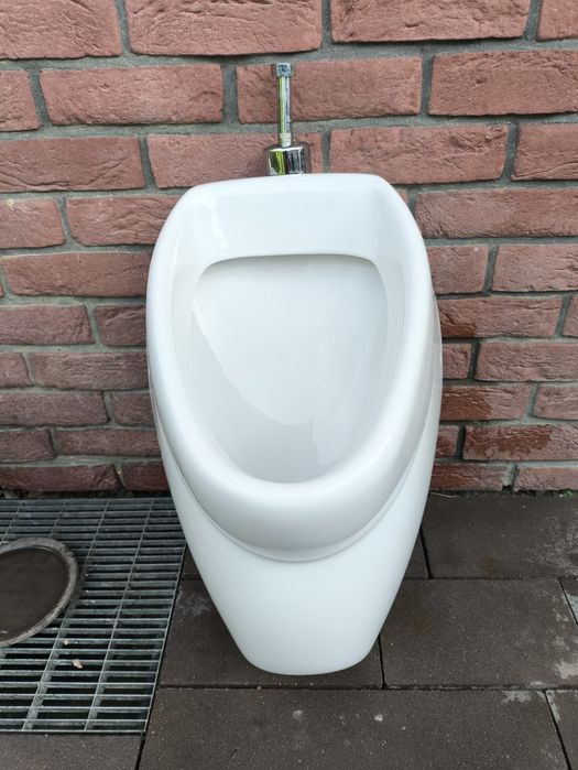 Pisuar używany .