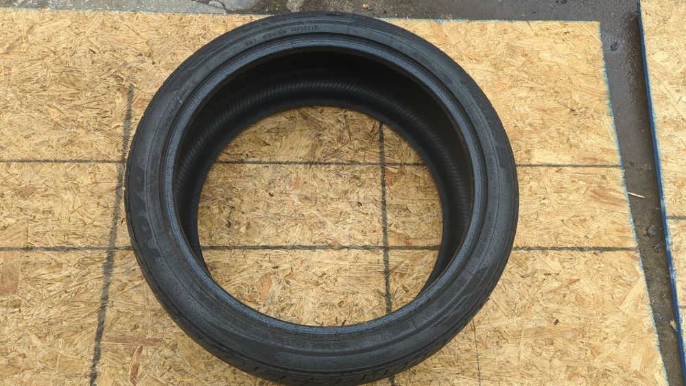 Шини TOYO R22 285/35