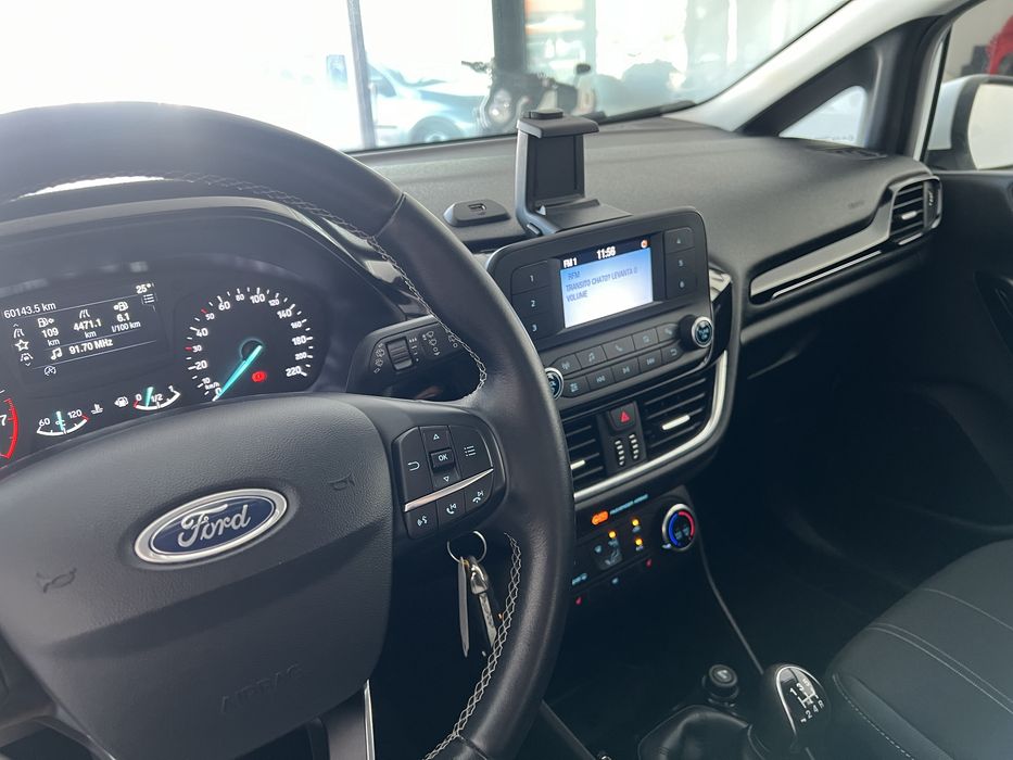 Ford Fiesta 1.1 TI-VCT Bsiness — photo 4
