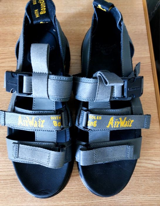 Босоніжки сандалі Dr. Martens