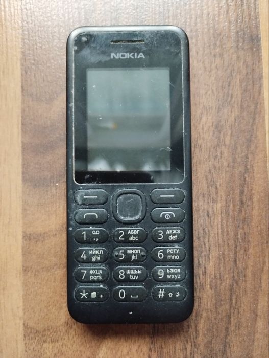 Продам кнопочный телефон Nokia RM-1035