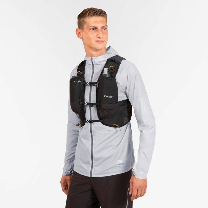 MOCHILA DE TRAIL RUNNING UNISSEXO 10 L PRETO - VENDIDA COM BOLSA DE