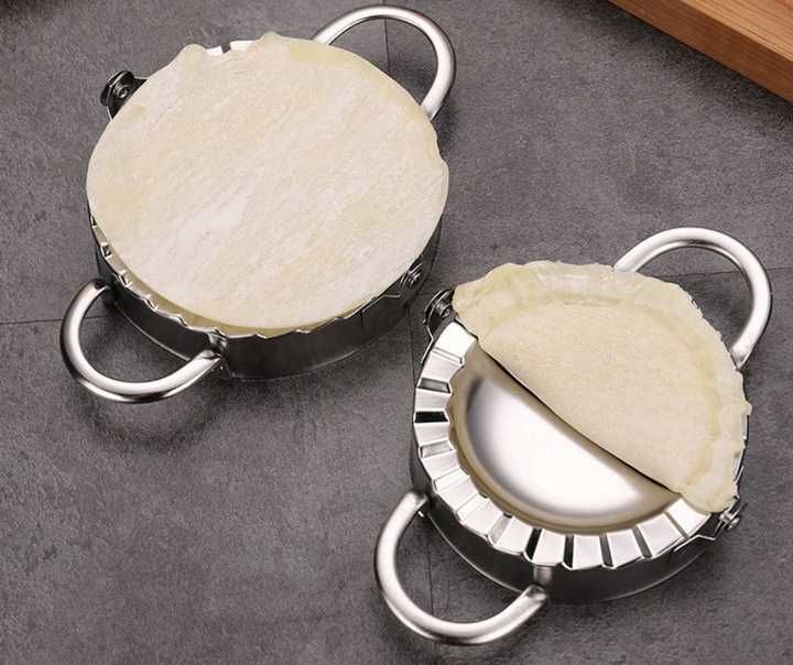 Maszynka do LEPIENIA PIEROGÓW Pierożków RAVIOLI FORMA Stalowa 7,5 cm