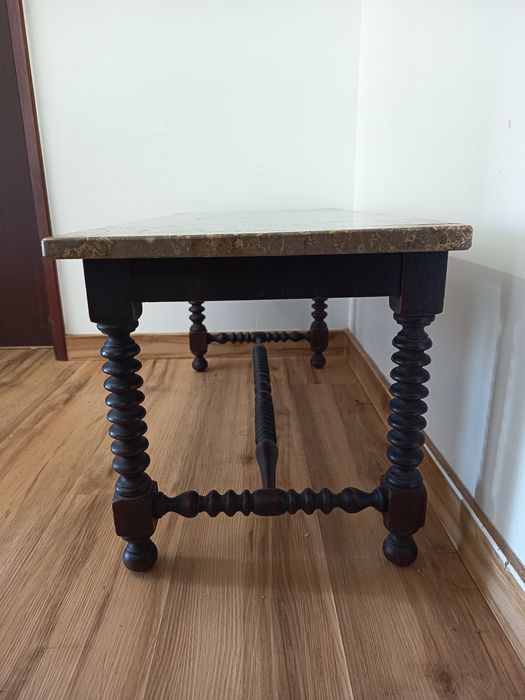 Mesa de Apoio  com Tampo em Mármore