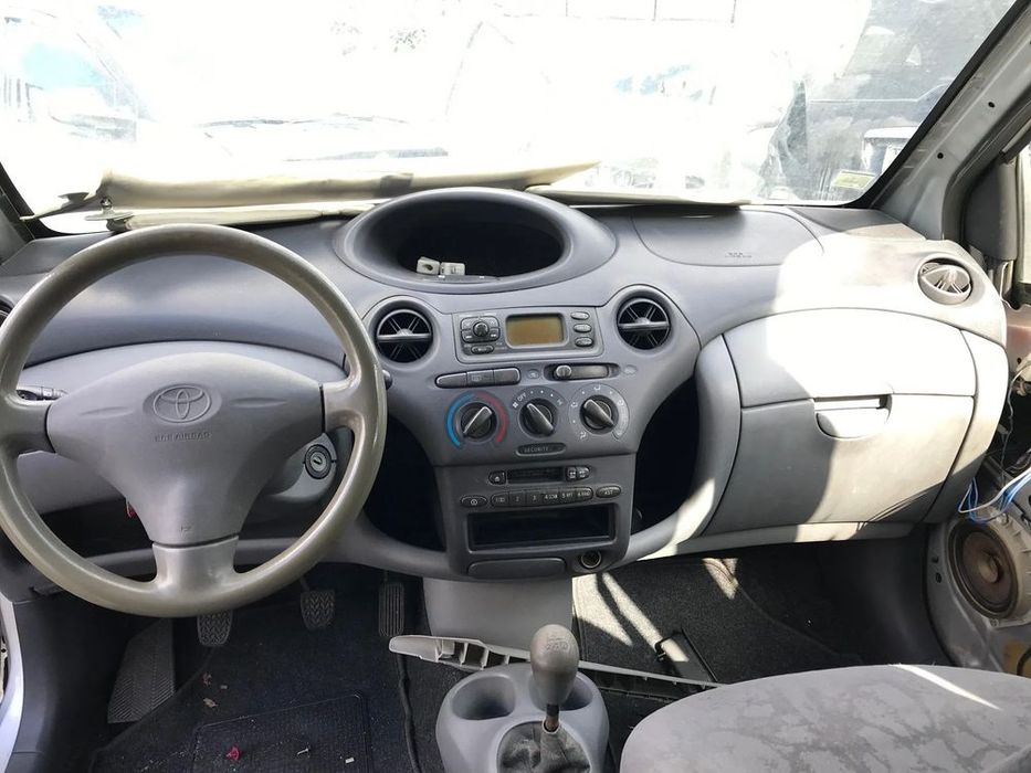 Toyota Yaris 1.0cc 5P 2000 - Para Peças
