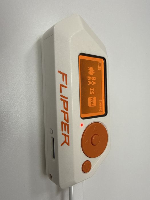 Flipper Zero + Memory Card454447385323786240