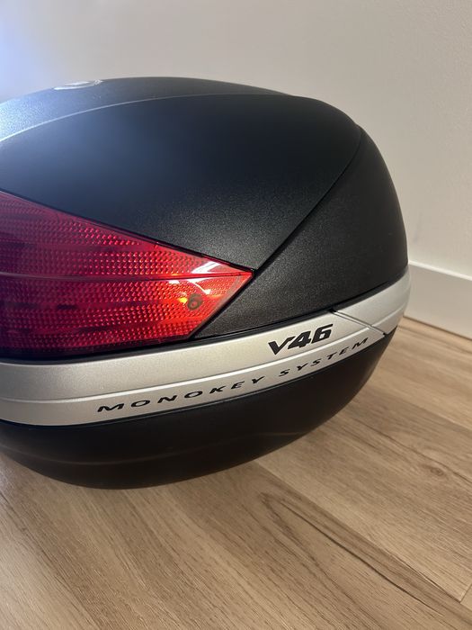 Top case Givi v46 + base