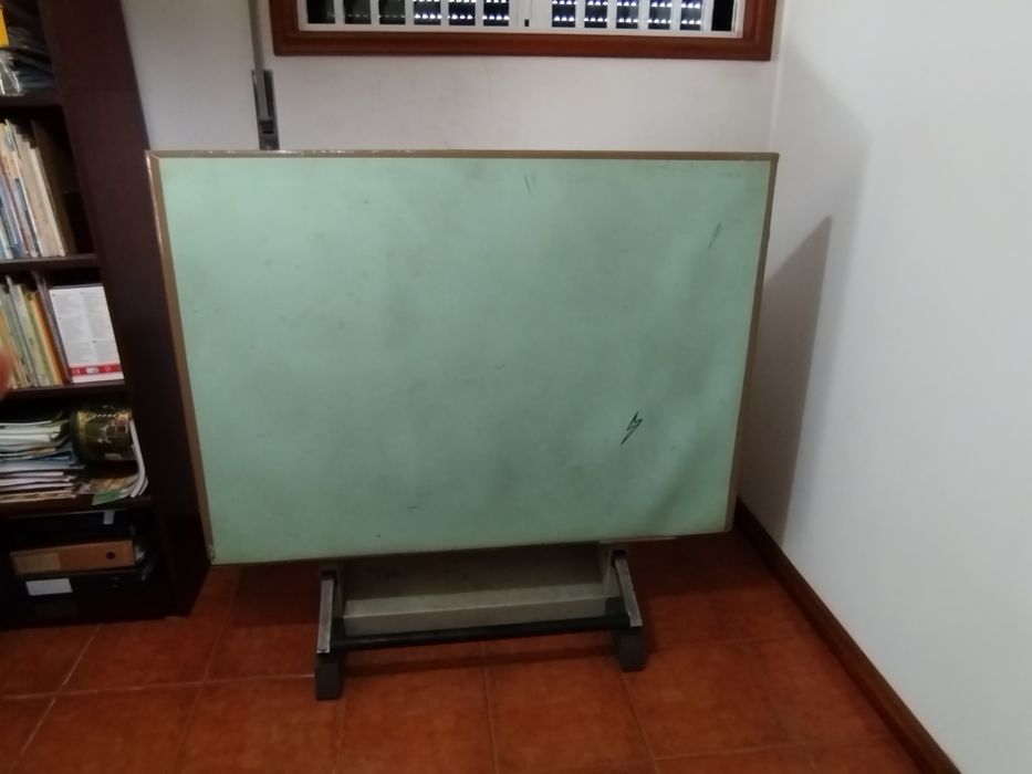 Mesa de desenho ajustável