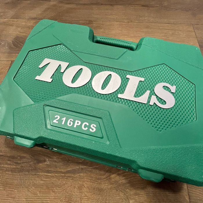 Набір інструментів на 216 предметів