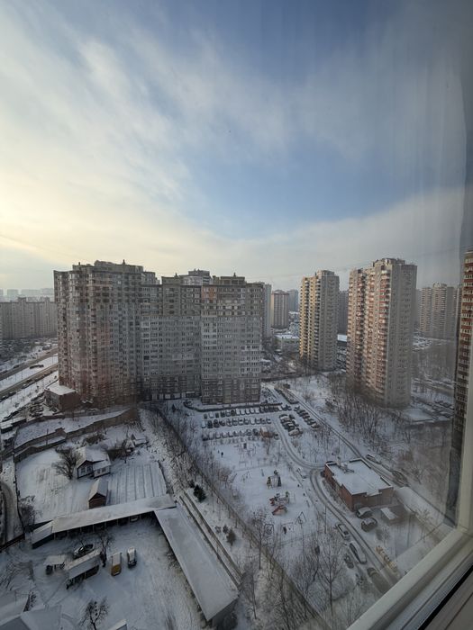 БЕЗ комісії Квартира з ремонтом на вул. Анни Ахматової 22