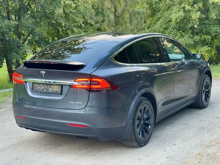 Tesla Model X Long Range Dual Motor 100кВт