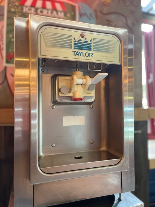 Фризер для морозива Taylor