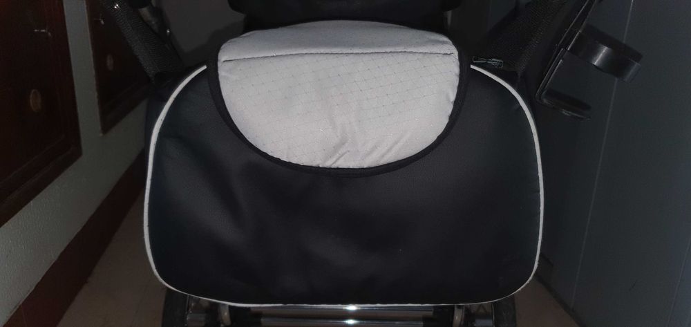 Carrinho de Bebé Impecável64168942894467120