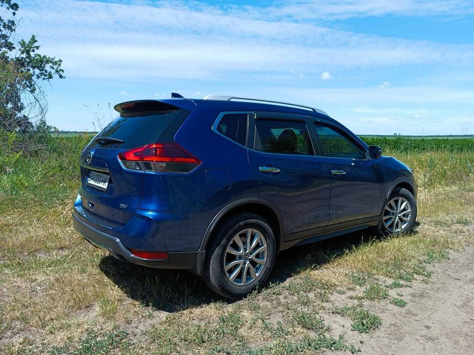 Nissan Rogue SV передній привід