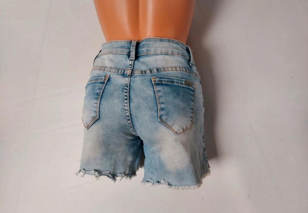 Jasno niebieskie spodenki dżinsowe z perełkami Miss RJ S 36