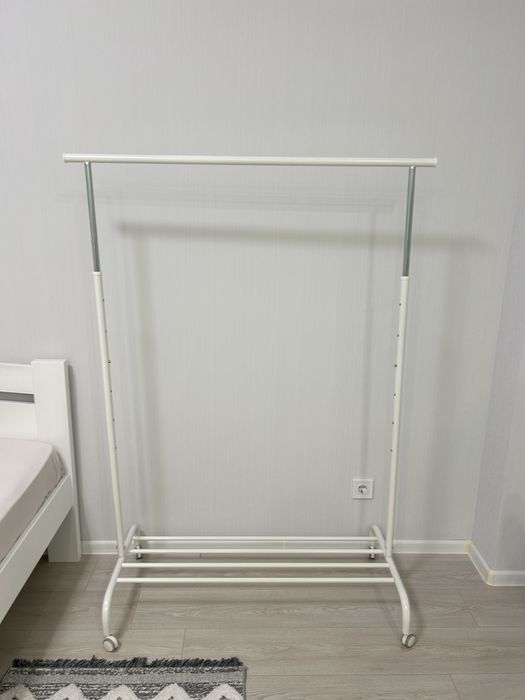 Вішалка для одягу, Ikea Rigga