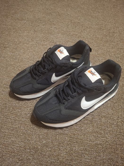 Кросівки жіночі Nike