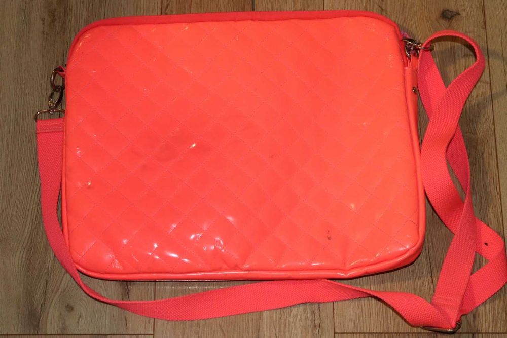 Bershka torba na laptopa 15 cali