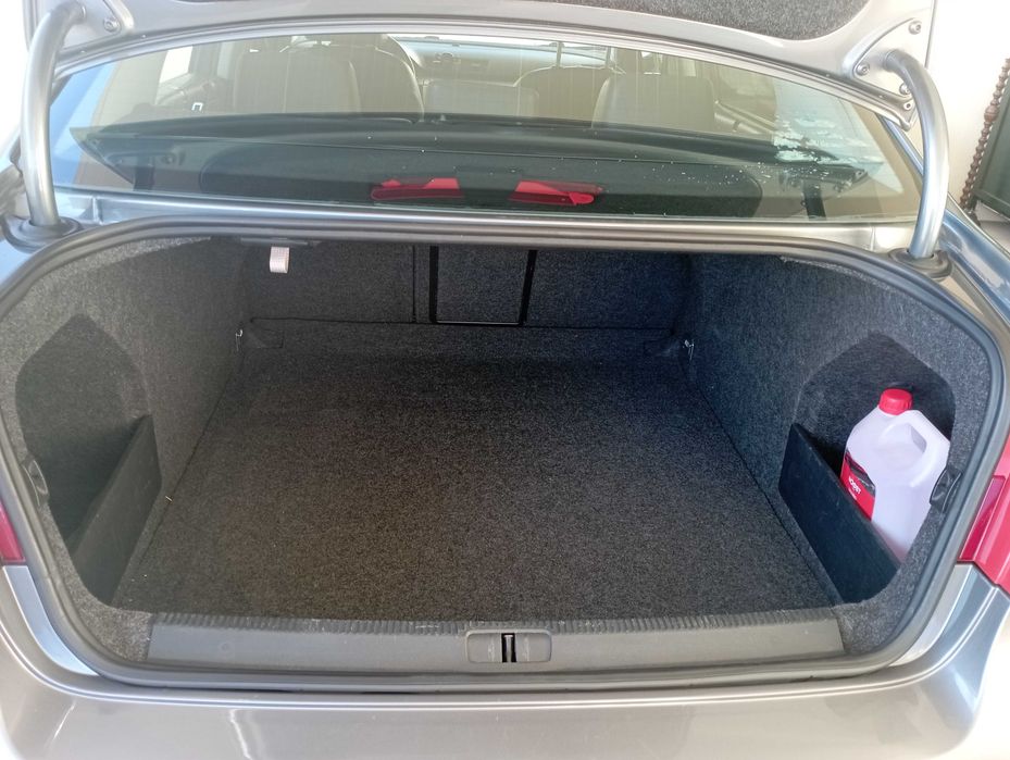 VW Passat 2.0 TDI cinzento — photo 5