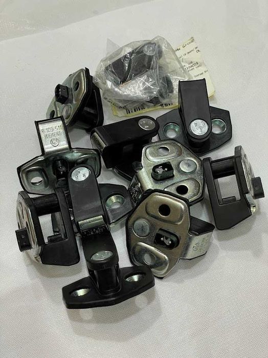 Кліновий фіксатор дверного замку (петля, скоба) до BMW Е36, та BMW Е34