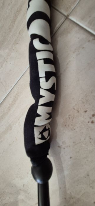 Kitesurf leash handle pass