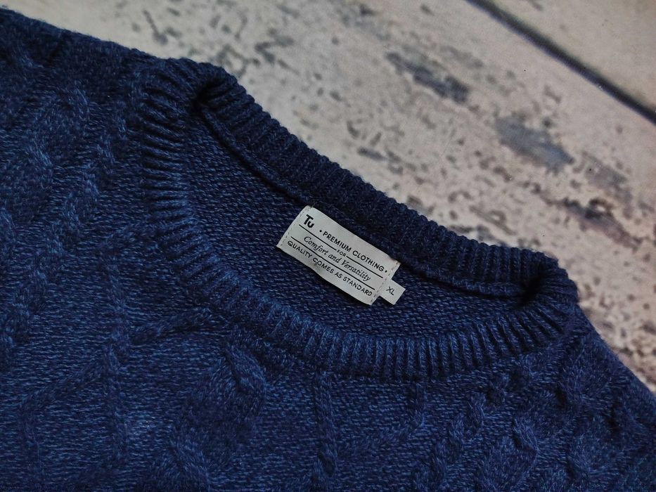 TU  świetny markowy sweter stan bdb  rozm L/XL