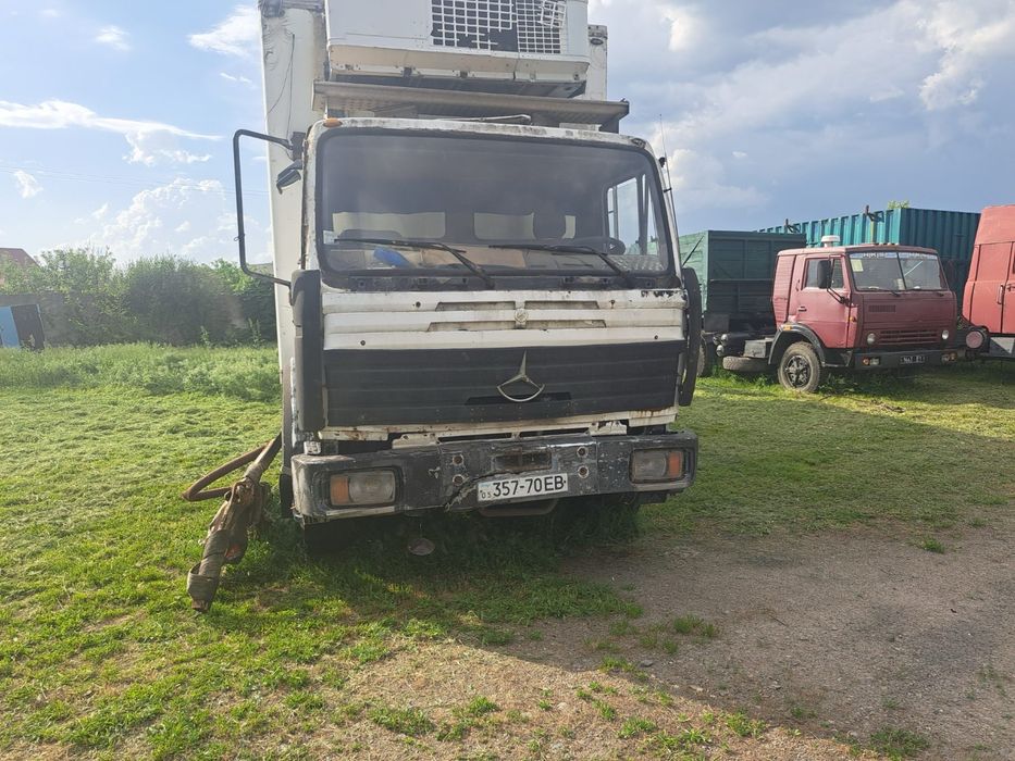 Mesrdes -benz 1722 на запчасти 1994 года
