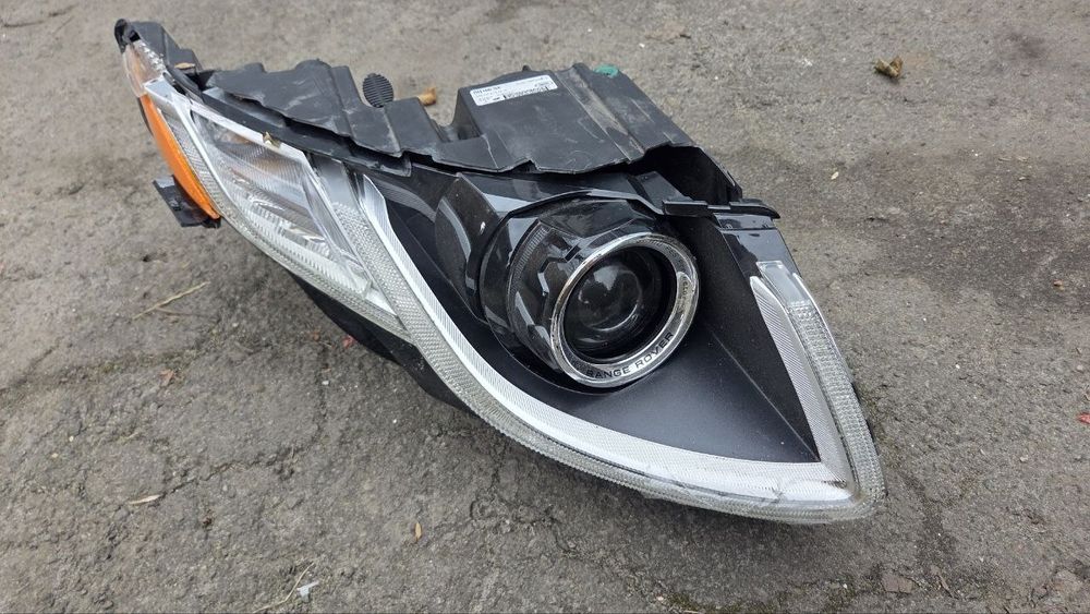 Права фара Range Rover evoque