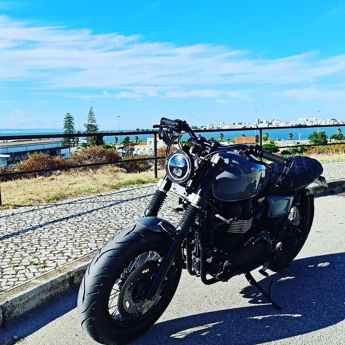 Triumph Bonneville T100 - única