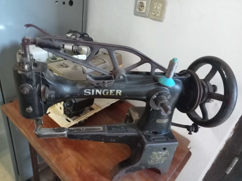 maquina de sapateiro com fresadora e bigorna