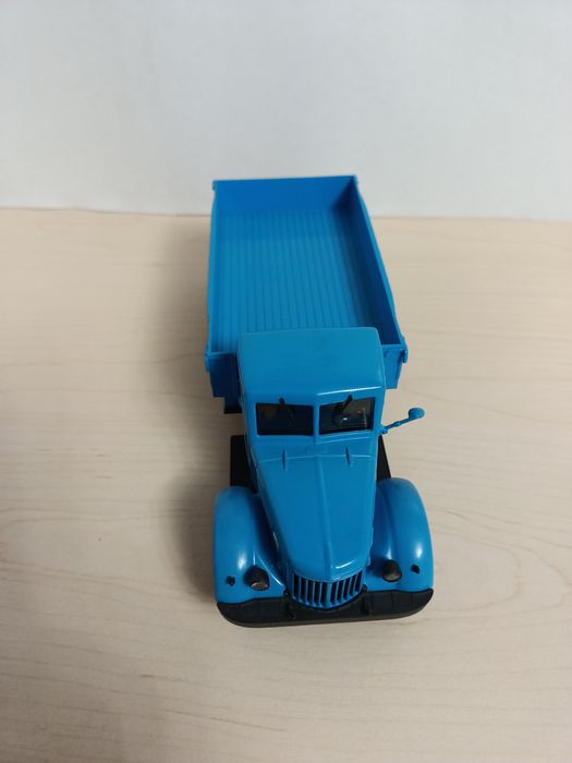 Колекційна модель МАЗ-200 Бортова 1:43 Автоісторія автолегенди ссср