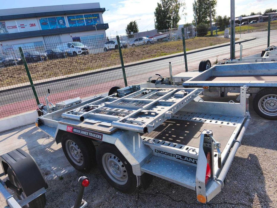 Atrelado Porta-Máquinas