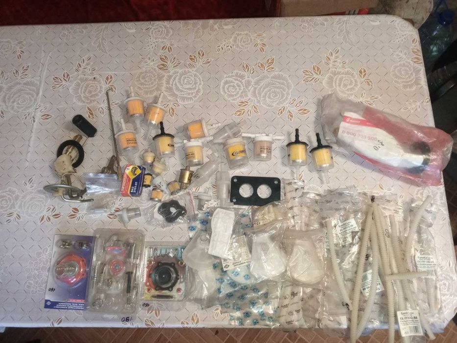 Запчасти ВАЗ, ЗАЗ: ремкомплекты бензонасоса, краны печки, поплавки