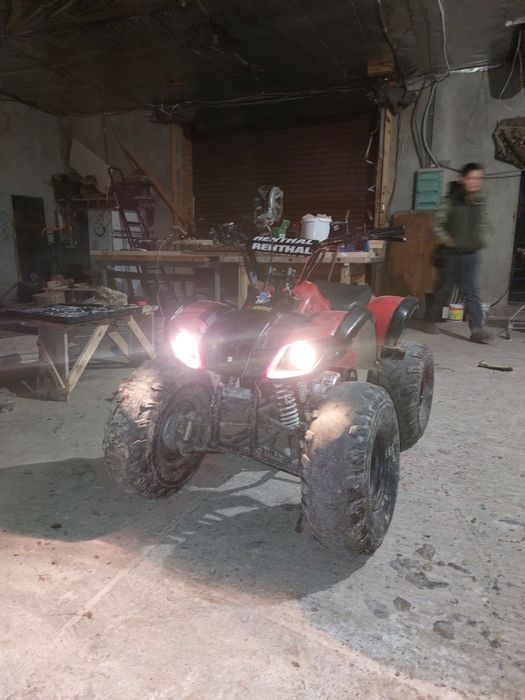 Квадрік 125 ATV сам він проїхав 758 км максимальна швидкість 65 км