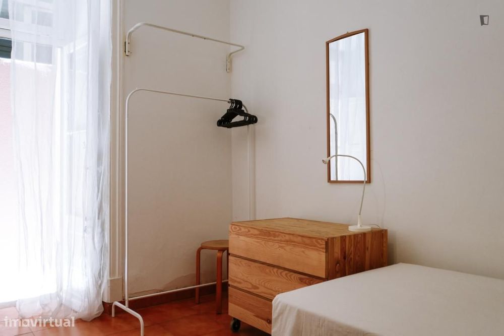 Quarto - localizado em Picoas Lisbon