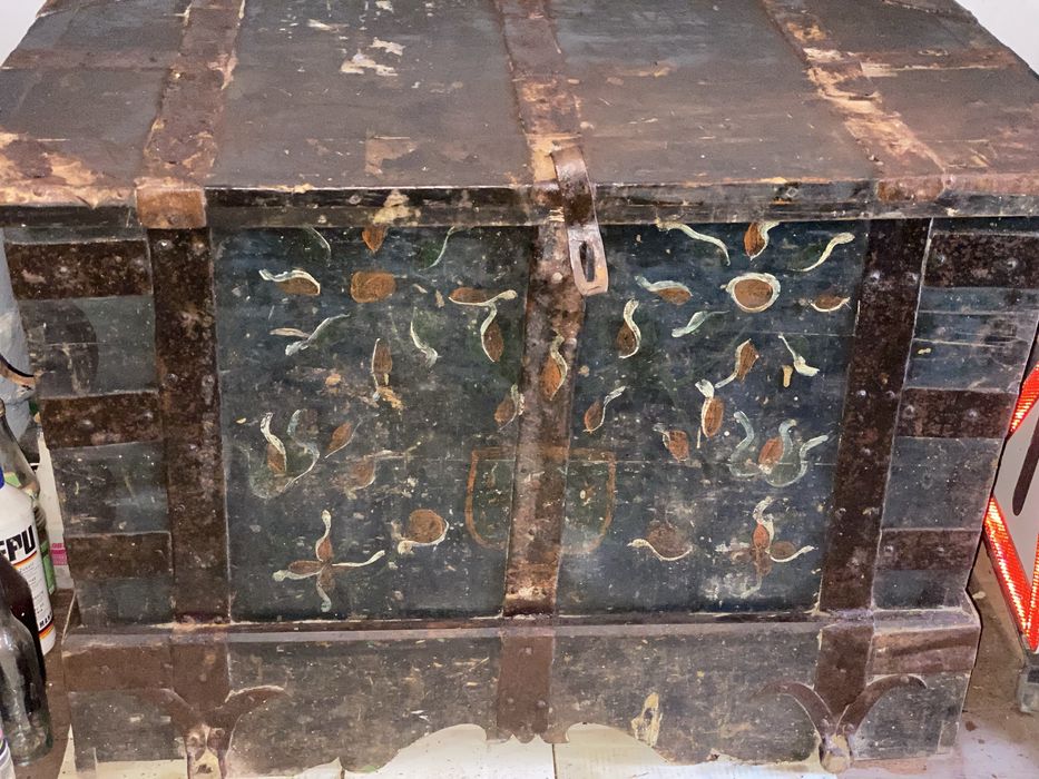 Старовинна скриня (1830-1850 р.)