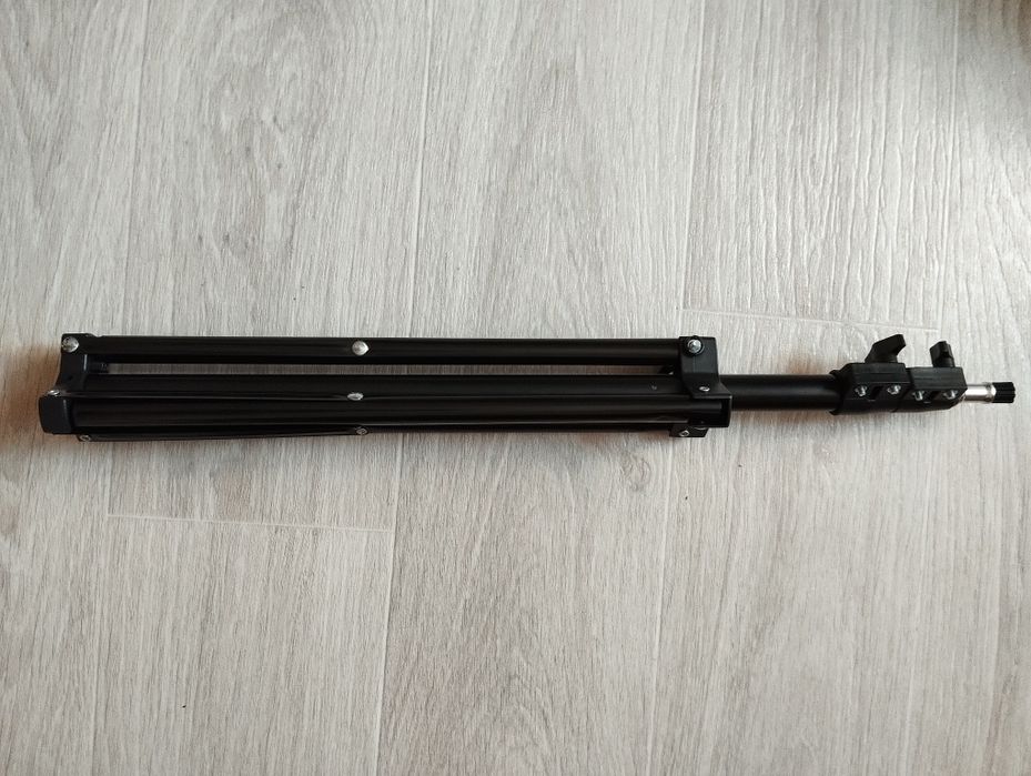 Штатив для камери