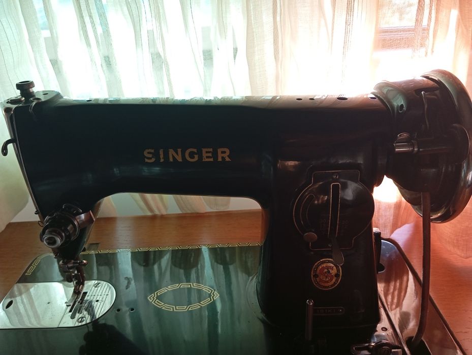 Maquina costura antiga