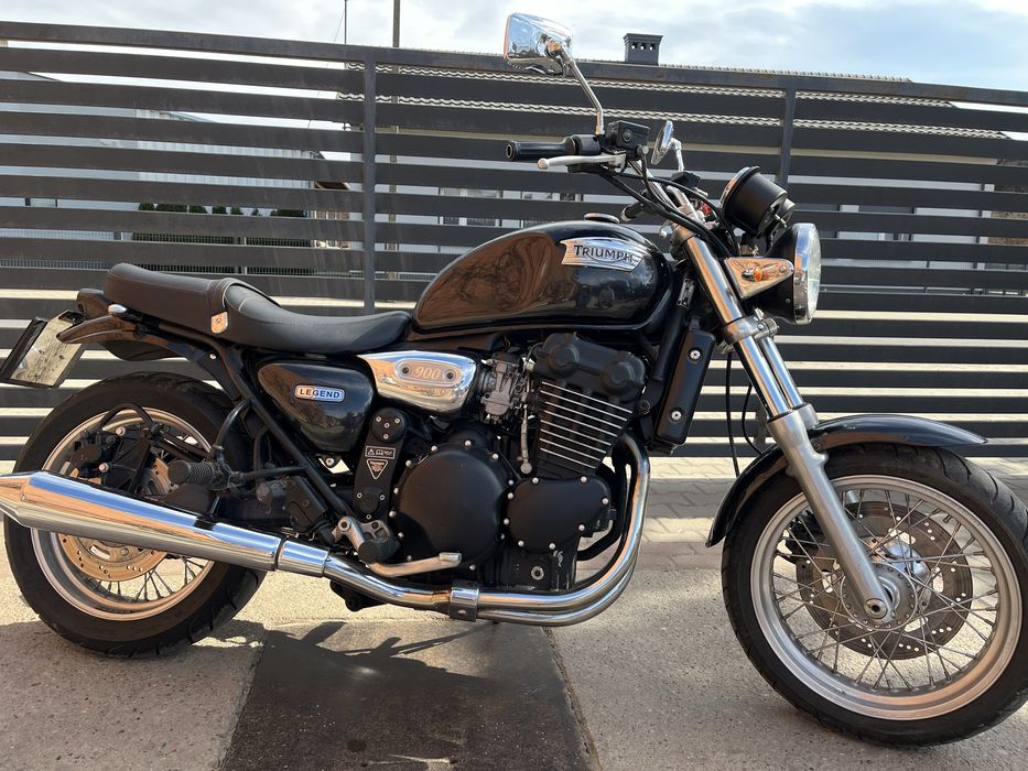 Triumph Legend TT 900