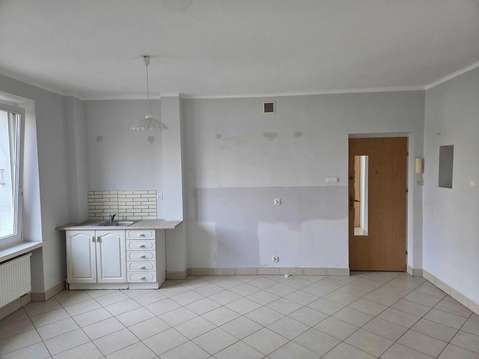 Sprzedam mieszkanie 48 m.kw. w bloku na parterze w ścisłym centrum Radzynia Podl.