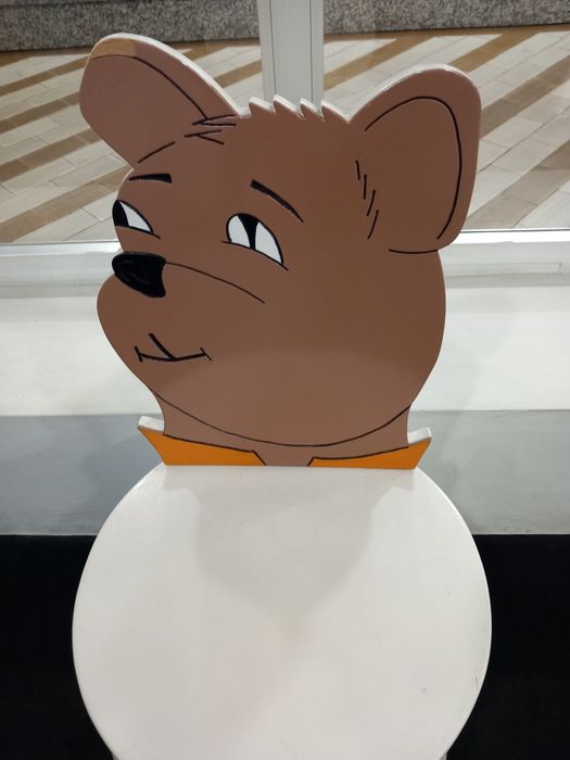 Cadeiras de criança  em madeira