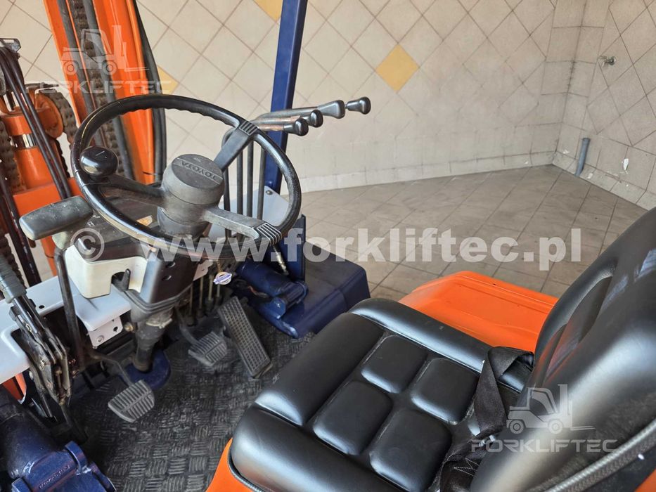 Wózek widłowy TOYOTA 5FGF30 , Przesuw boczny, TRIPLEX,  wolny skok, 5FG30 widlak, Linde , sztaplarka